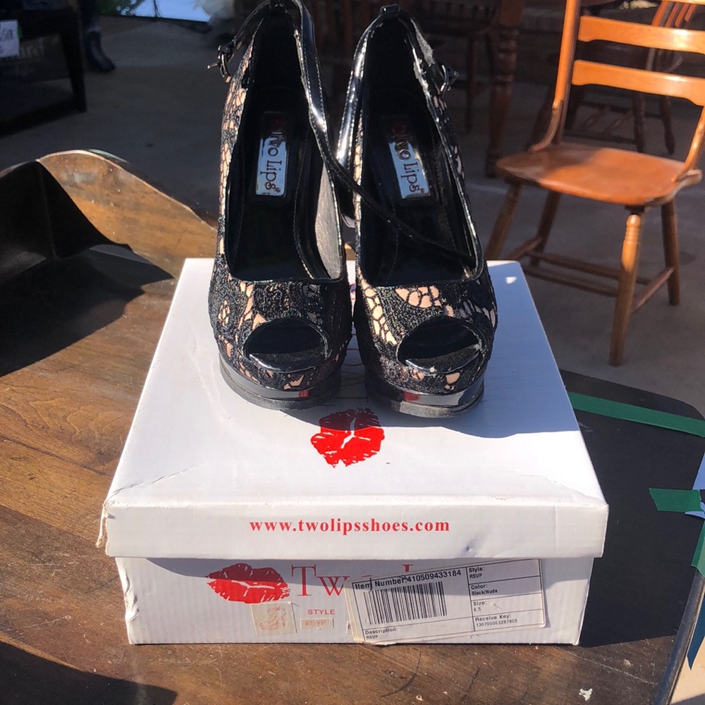 Two Lips Heels w/ Strap, size 6.5